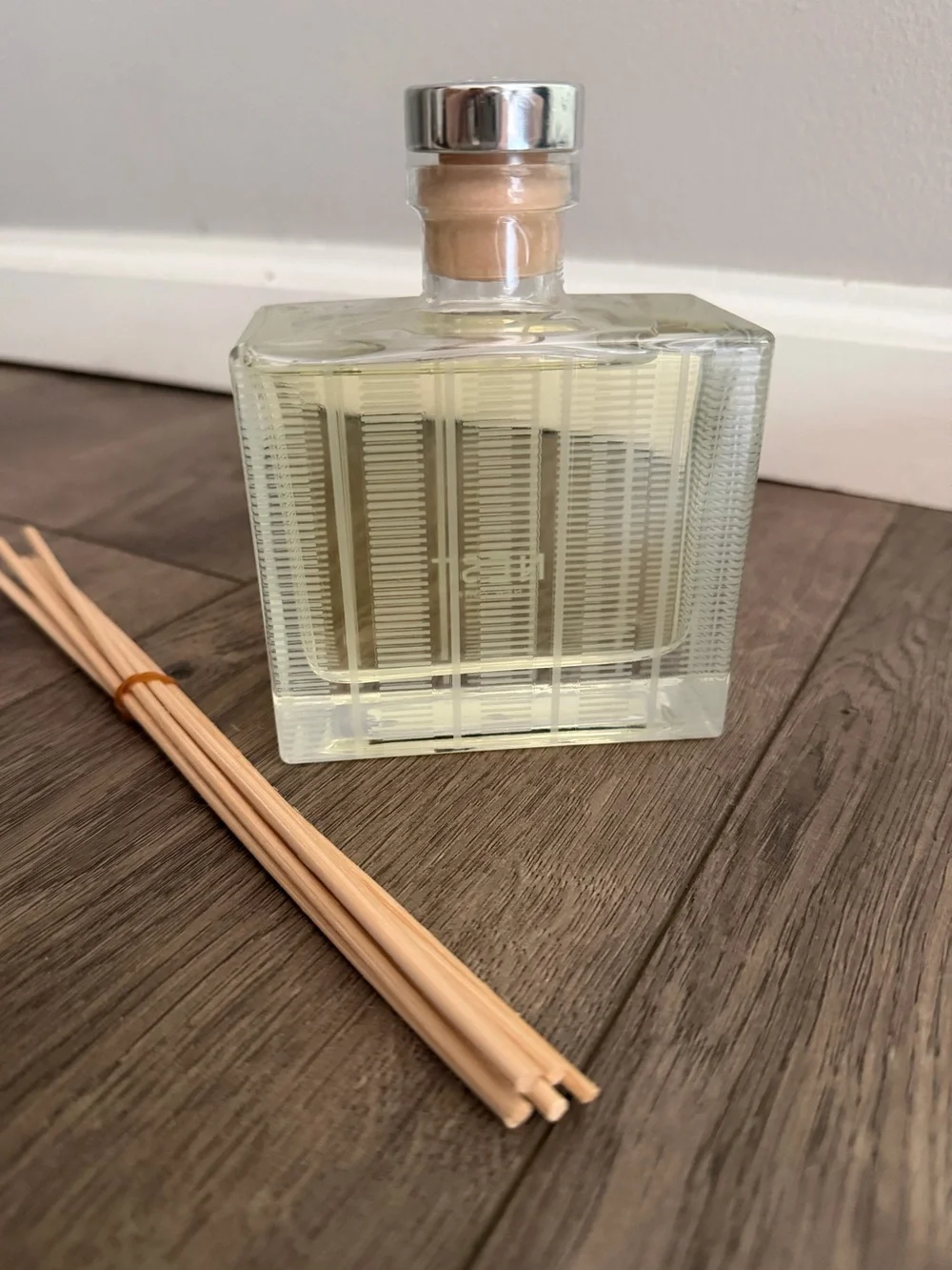 NEST Fragrances Grapefruit Reed Diffuser 5.9 oz New No Box